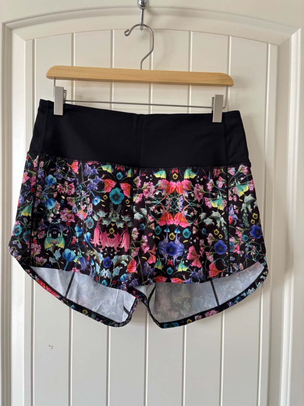 lululemon Black Multicolor Floral Speed Up High Rise Lined 4” Running Shorts